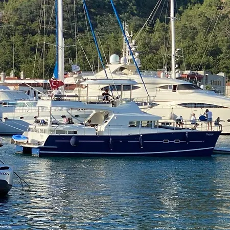 Botel Catamaran Yattatil Marmaris