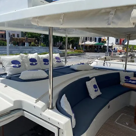 Catamaran Yattatil Botel Marmaris
